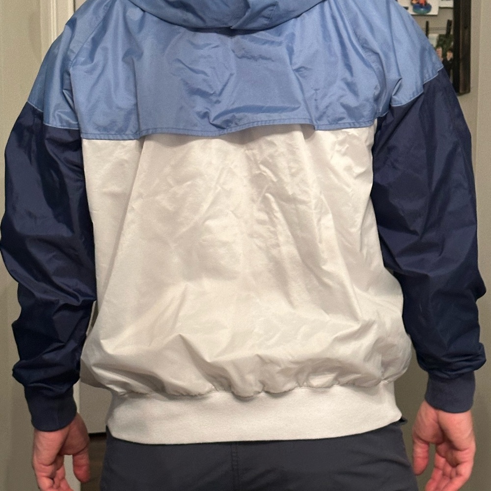 Nike Men's Two-Tone Windbreaker Jacket Like New Condition 💙🤍🩶 - Picture 2 of 7